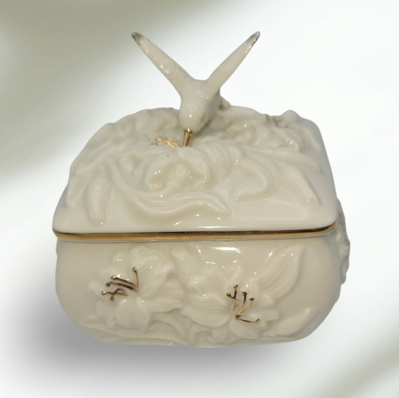Vintage Lenox Porcelain Hummingbird Trinket Box - Picture 3 of 10